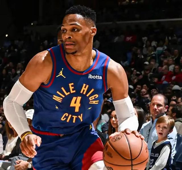 包含内马尔重返赛场，重要助攻首场状态出色，掘金观众沸腾！的词条开云体育