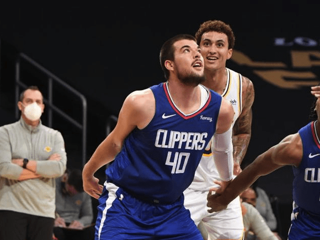 穆古鲁扎重返赛场，持续失利首场状态出色，快船观众沸腾！赢得满堂喝彩的简单介绍开云体育官方入口